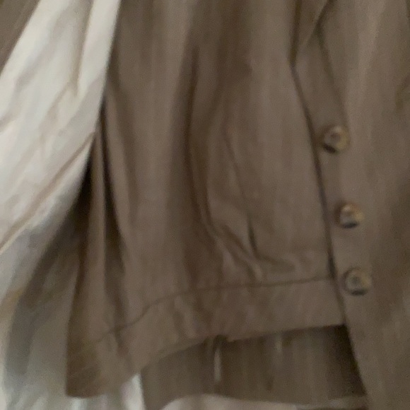 Pant suit. - Picture 3 of 5